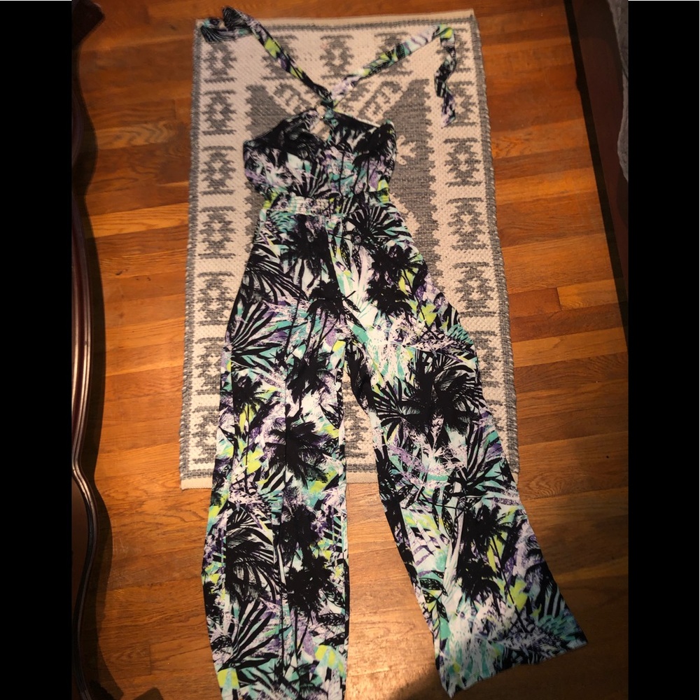 BEBE vacation tropical halter keyhole jumpsuit NWT